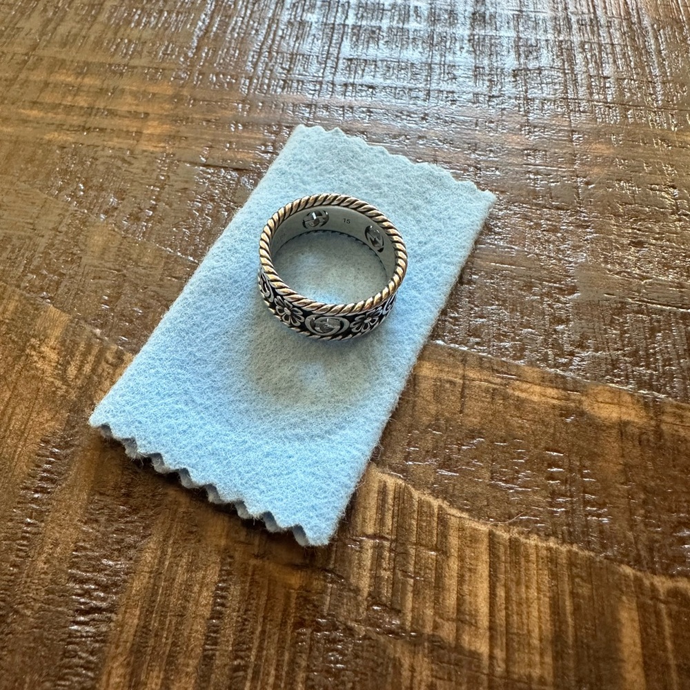 Elegant Silver Gucci Ring